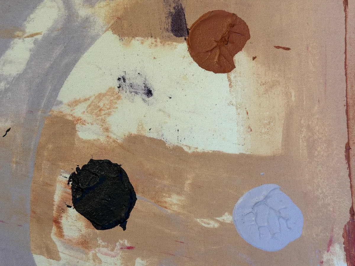 Surface detail — Amethyst Ground by Alyne Perfeito, 100 x 100 cm (39.4 x 39.4 in)