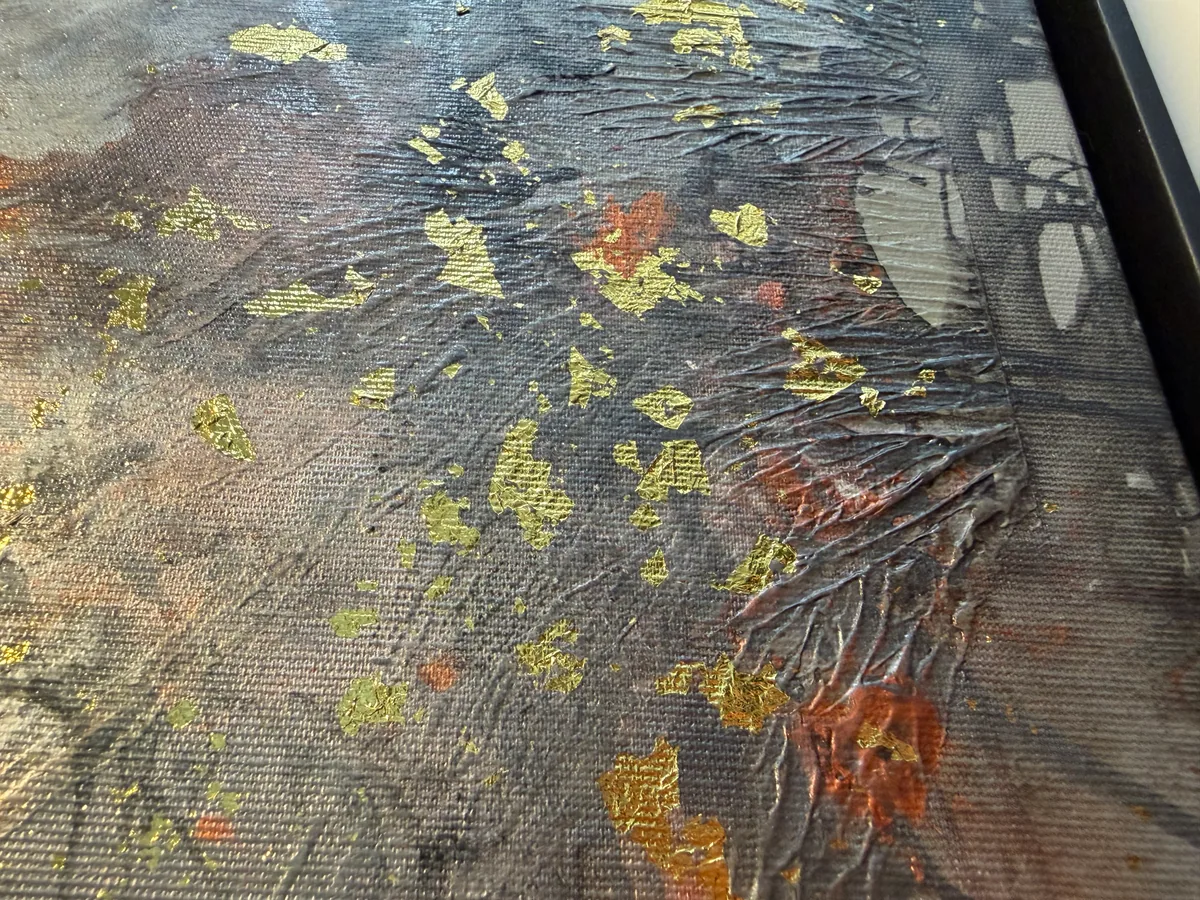 Surface detail — Origin of Light by Alyne Perfeito, 60 x 80 cm (23.6 x 31.5 in)