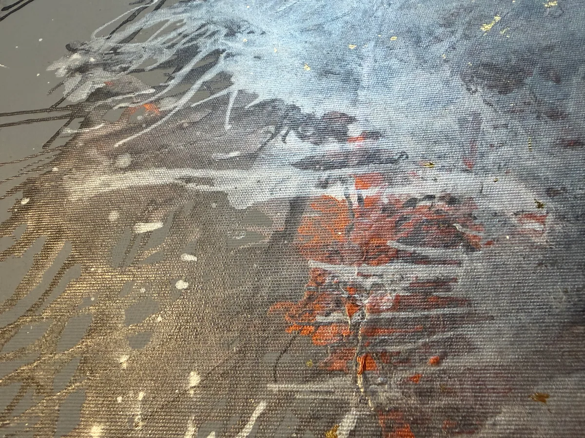 Surface detail — Origin of Light by Alyne Perfeito, 60 x 80 cm (23.6 x 31.5 in)