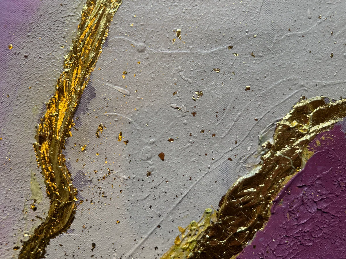 Surface detail — Quartz Seam by Alyne Perfeito, 98 x 152 cm (38.6 x 59.8 in)