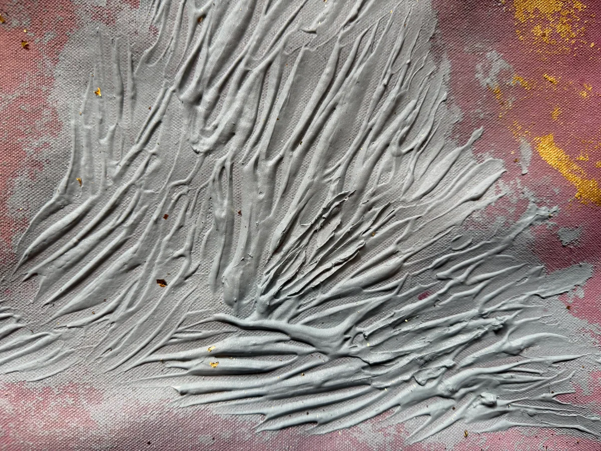 Surface detail — Quartz Seam by Alyne Perfeito, 98 x 152 cm (38.6 x 59.8 in)