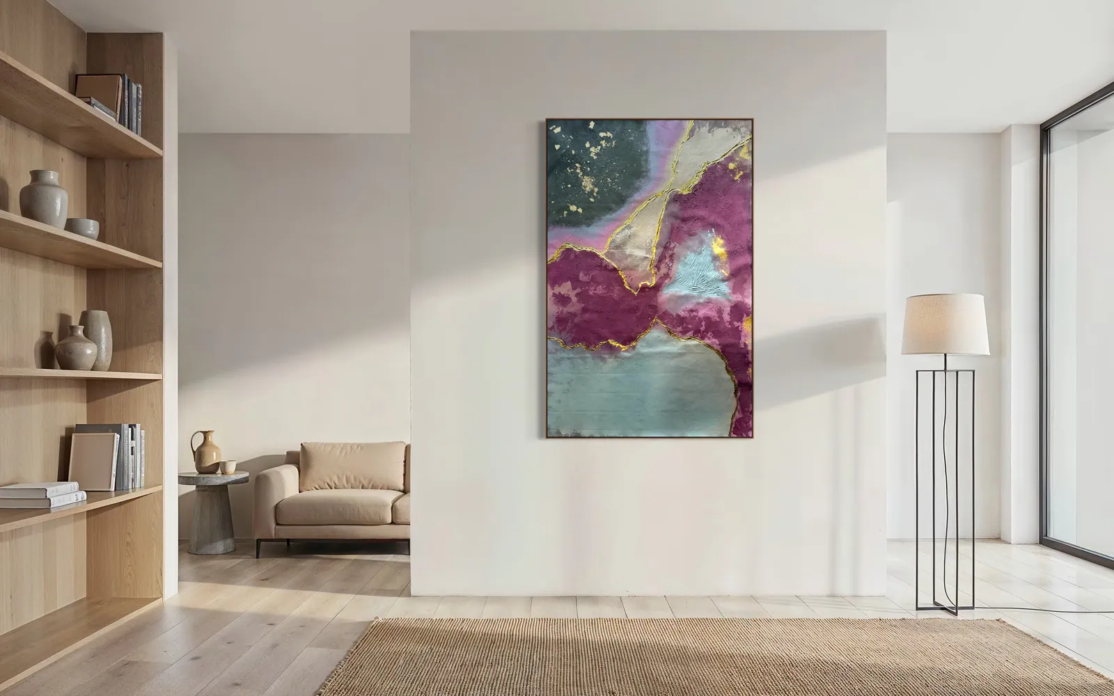 Quartz Seam (98 × 152 cm), técnica mista com acrílica e folha de ouro sobre tela, em ambiente de estar — Alyne Perfeito, Perfeito Studio